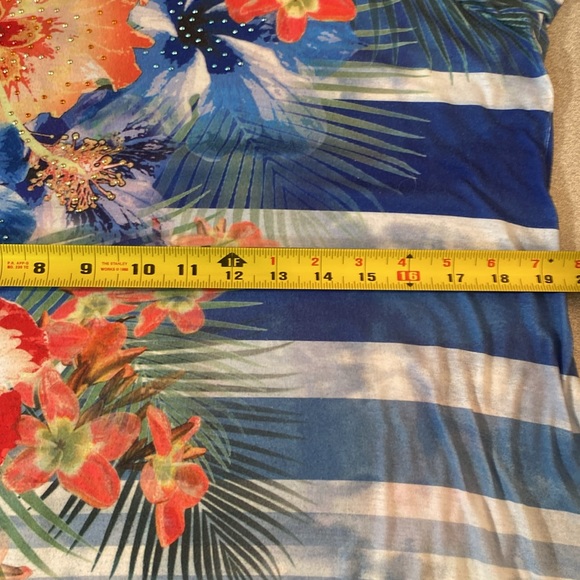 Joei & i - Womens embellished floral top. Size L - Picture 4 of 6